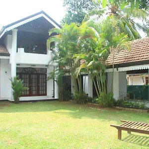 Bed & Breakfast Taprobane