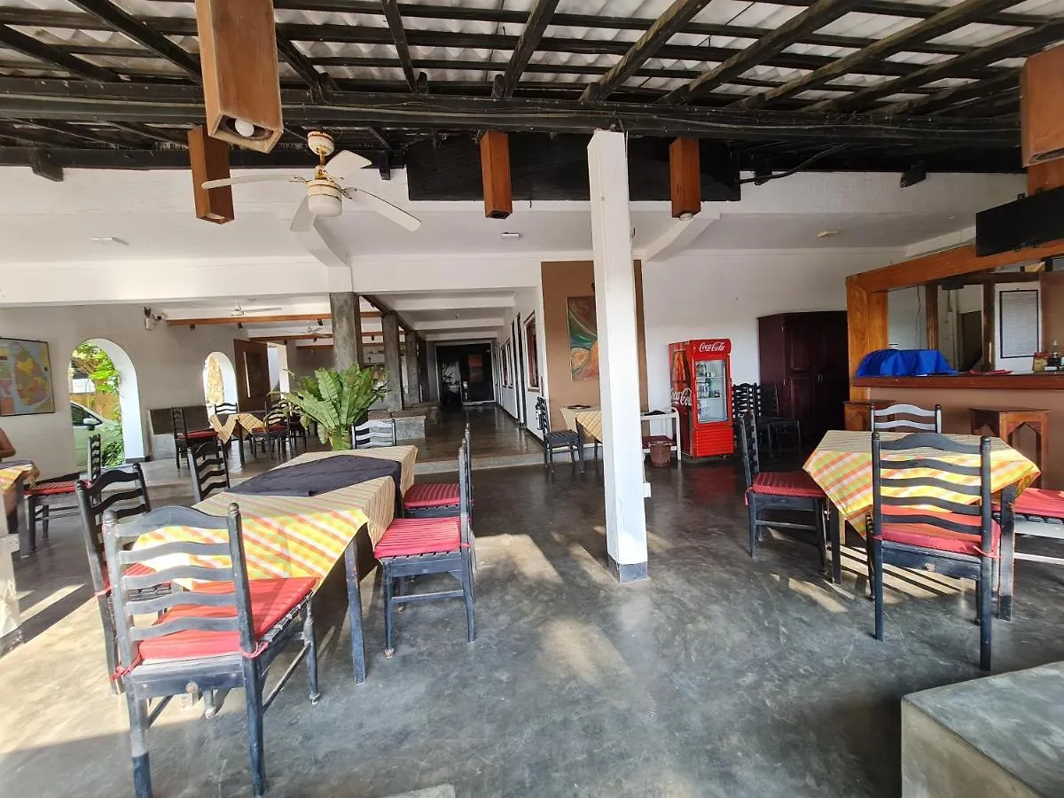 Hotel Star Beach Guest House Negombo