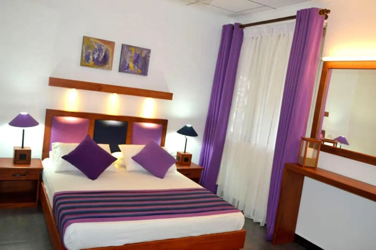 Star Beach Guest House Negombo 2*,